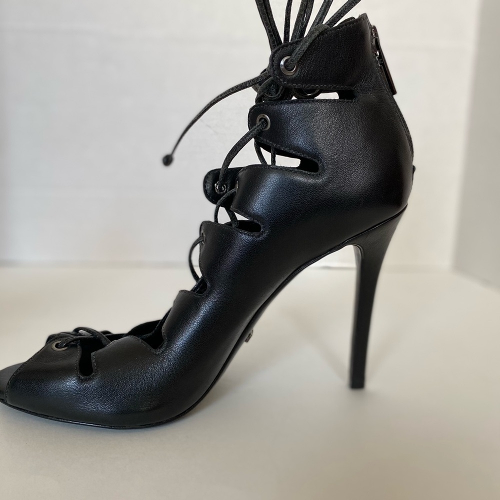 Schultz Heels - image 3